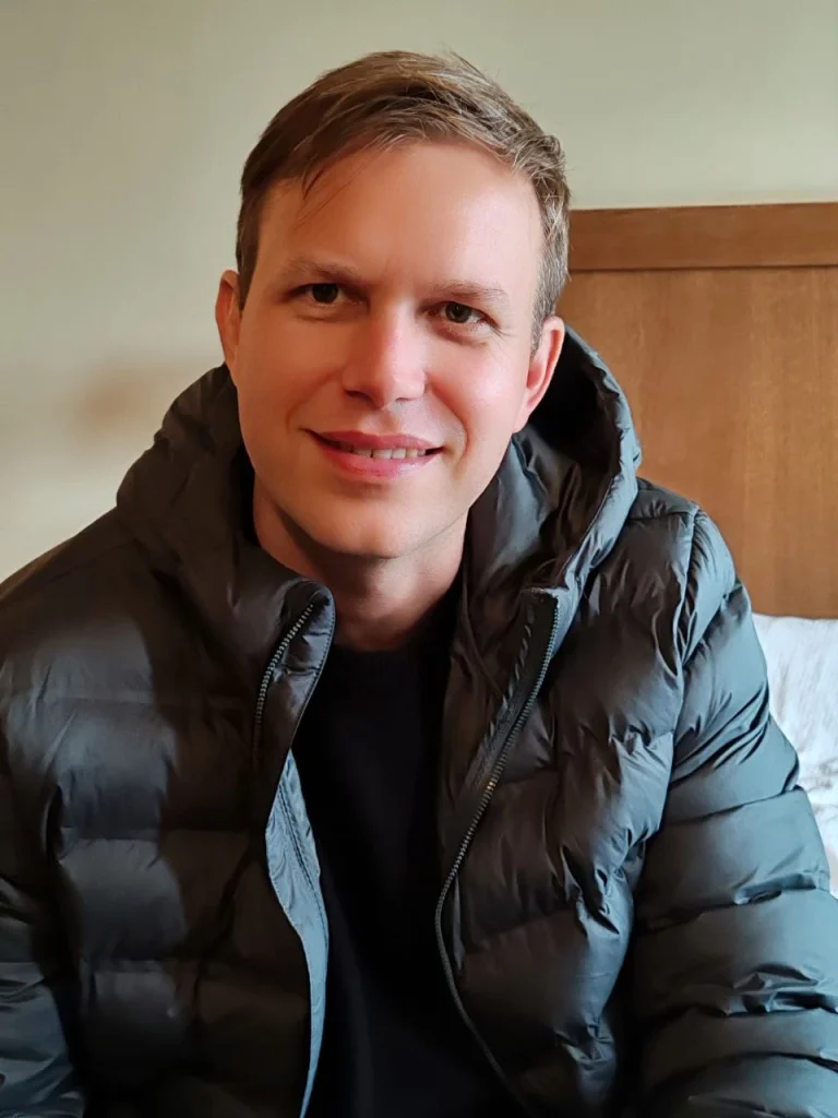 Trond, writer and freelancer at HelpToEarnMoney.com