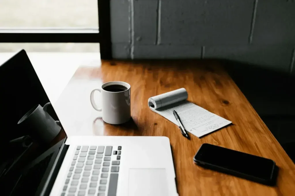 Coffee and easy ways to earn money from home with a smartphone
