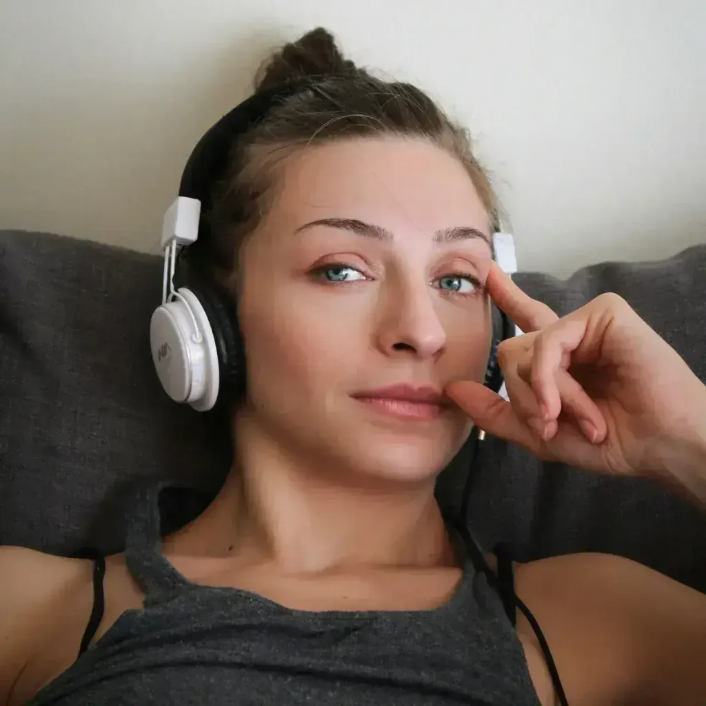Woman is listening to The Billionaire Brain Wave program